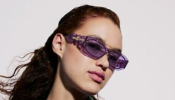Lunettes Versace pour femme : Redéfinir l'élégance chez Céline Roland