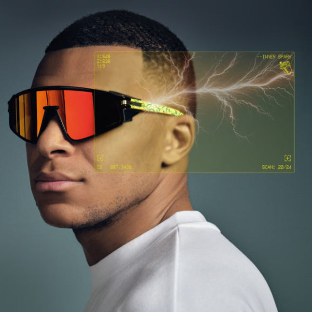 Kylian Mbappé et Oakley : Les lunettes de soleil Oakley Latch Panel OO9404