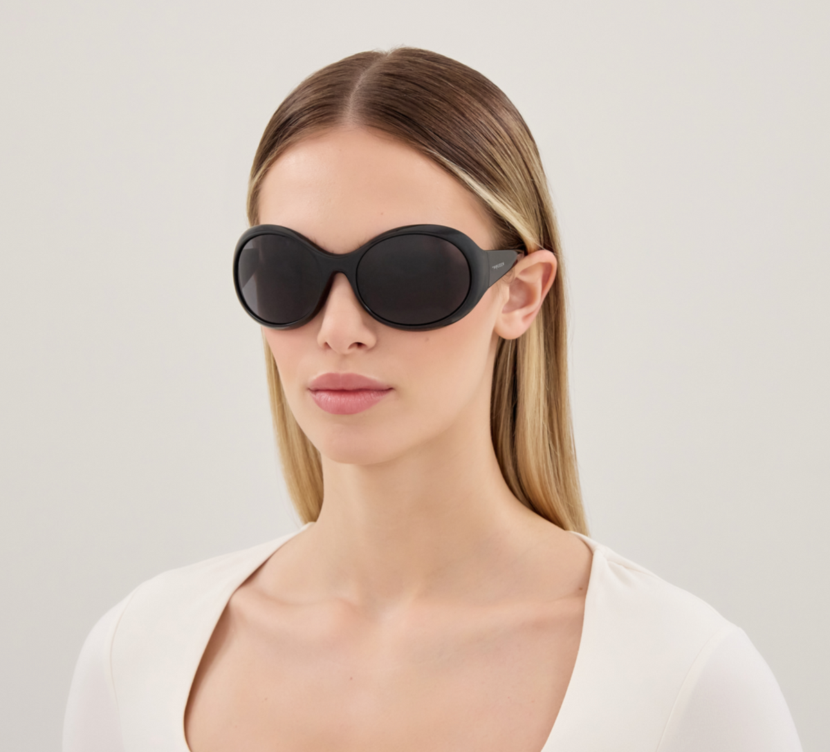 Alexander McQueen Logo Sonnenbrille AM0592S